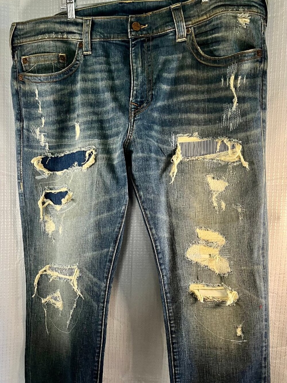 Vintage True Religion Straight-Leg Distressed Jeans size 42